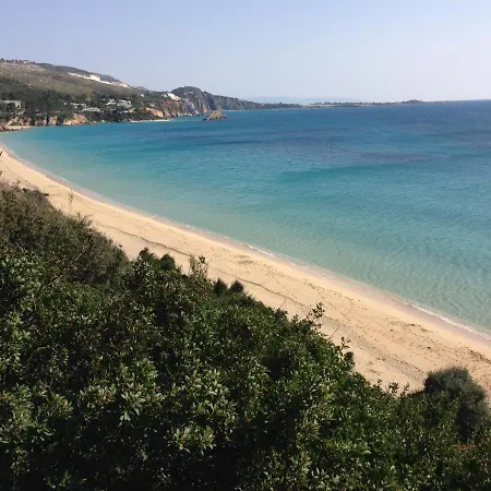 Villaparadiso Front Makris Gialos アルゴストリオン