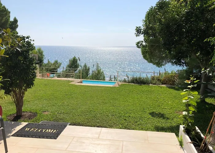 Villaparadiso Front Makris Gialos Вилла *