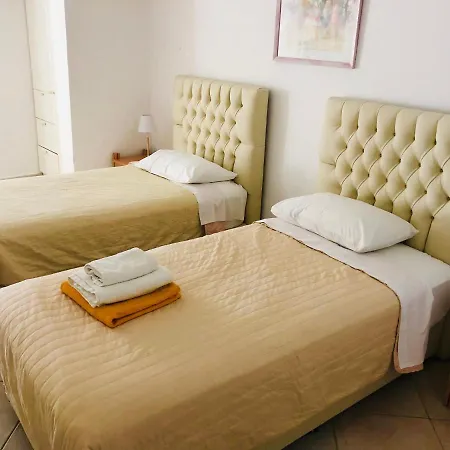 Villaparadiso Front Makris Gialos 阿尔戈斯托利翁